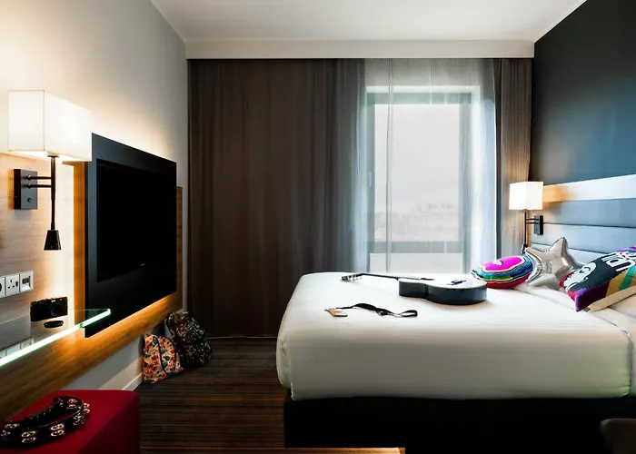 Moxy Glasgow Sec