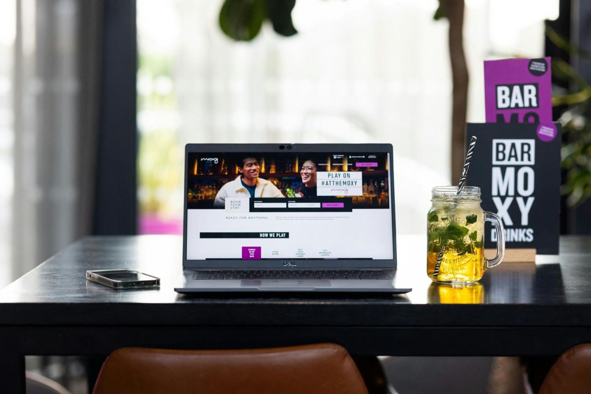 Moxy Sec Hotel